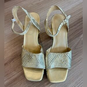 Marc Fisher LTD Calyn Sandals Gold Platform Buckle Size 10 M